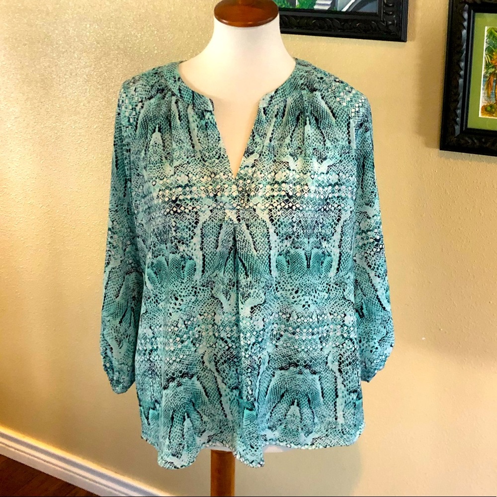 Snake print blouse 🐍